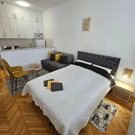 Stan Na Dan G & V Apartment Prijedor Exterior photo